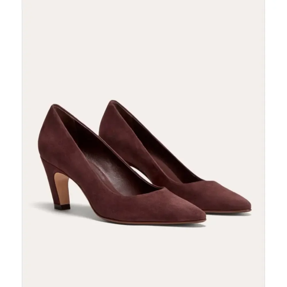Everlane Banana Pump 10 NWT Dark Mahogany Brown Suede Heel Academia Prep
